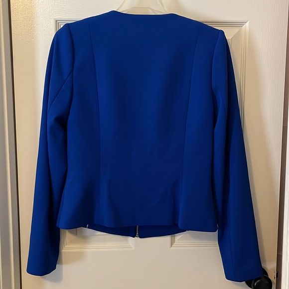 Calvin Klein Suit jacket, Size 6 with front zipper - Picture 3 of 5